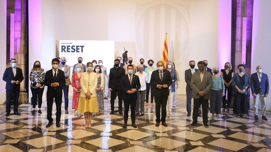El comitè de savis per la Catalunya postCovid demana un 10% d'habitatge públic i repensar l'administració
