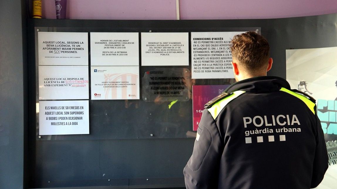 Un agent de la Guàrdia Urbana de servei
                                                                             |
                                ACN - |
                                ACN