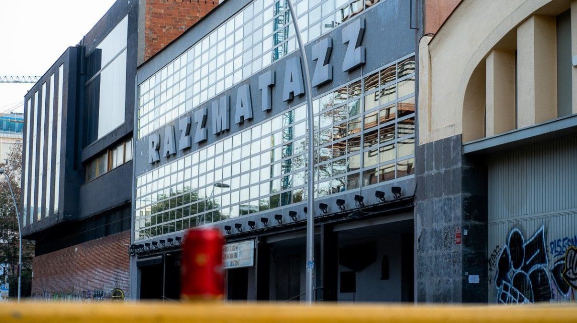 Les famílies de l'escola Auditori denuncien que han trobat restes de drogues a l'entrada del centre