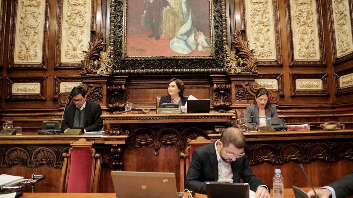 Colau, reprovada per quarta vegada en menys d'un any