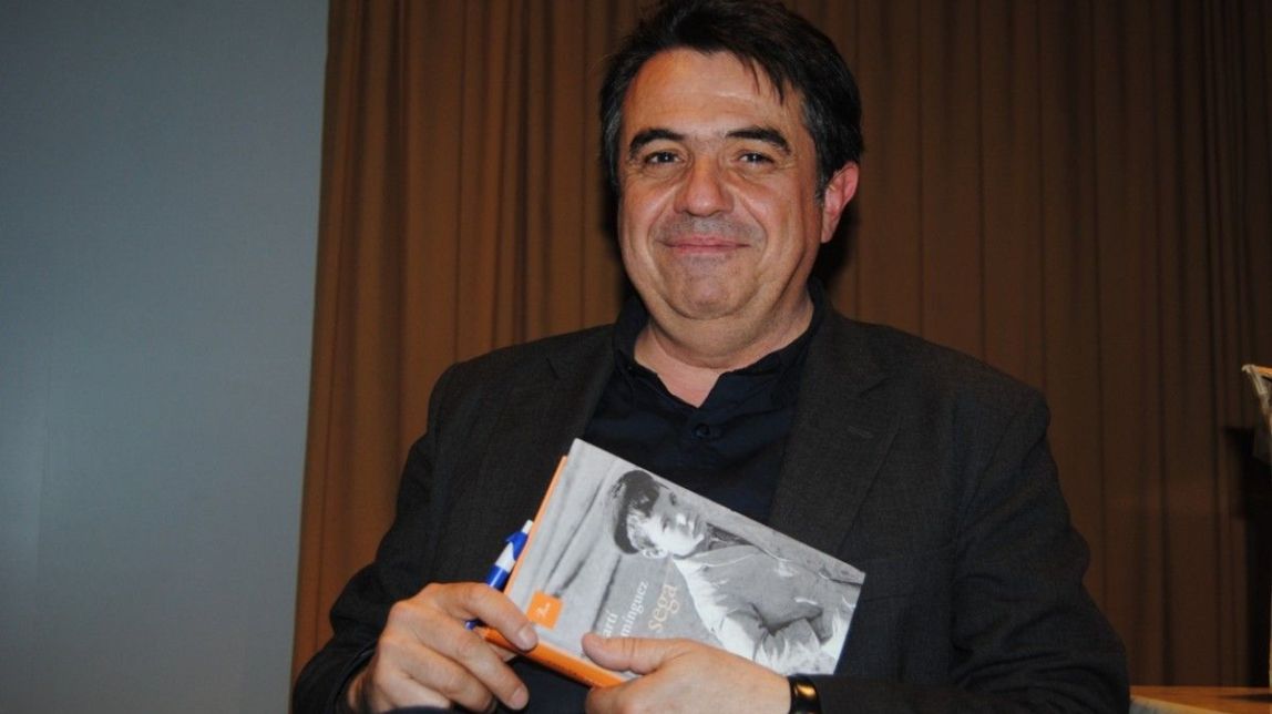 Martí Domínguez és el guanyador de la XVII edició del Premi Joaquim Amat i Piniella
                                                                             |
                                Aina Font Torra - |
                                Aina Font Torra
