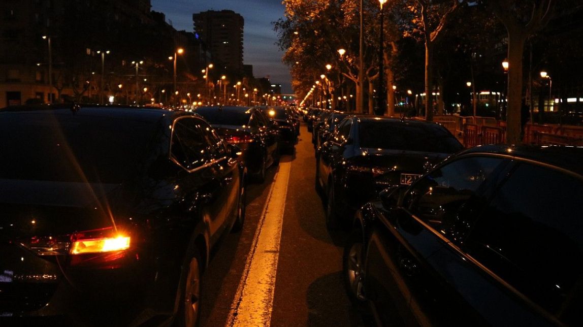 Els VTC es retiren de la Diagonal a l'espera de la reunió de dilluns amb el Govern