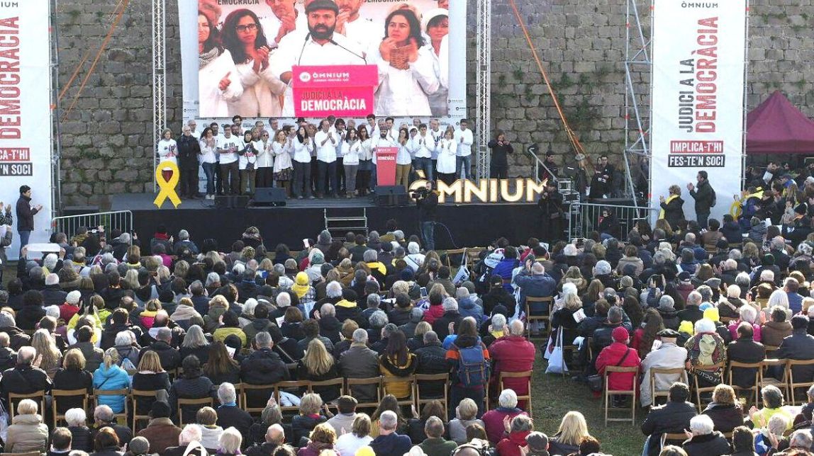 Òmnium activa la campanya del judici: «Acusem l'Estat de negar el diàleg i respondre amb violència»