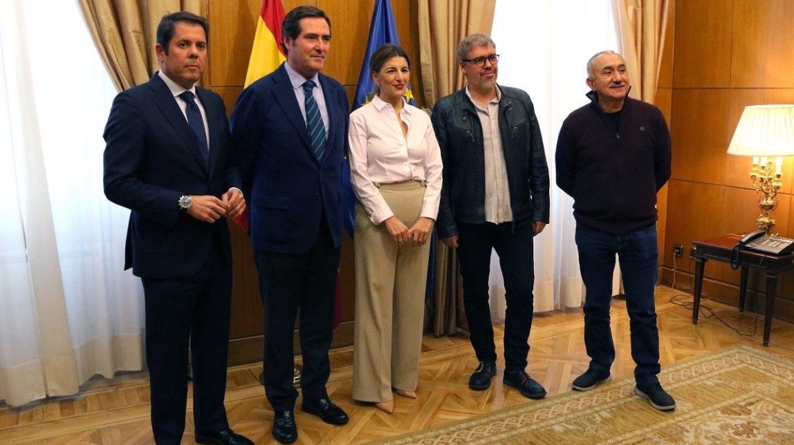 El govern espanyol i els agents socials prorroguen els ERTO: «Ha estat una mesura d'èxit»