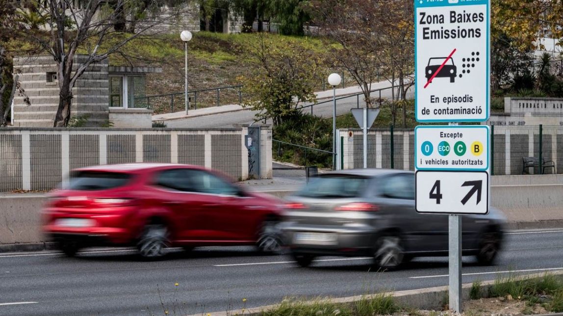 El Síndic proposa restriccions de circulació per reduir la contaminació a Barcelona