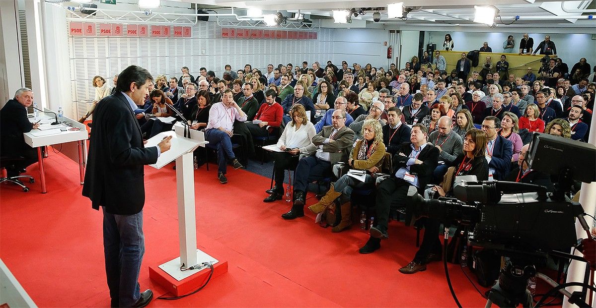 Un PSOE obert en canal fixa el congrés pel 17 i 18 de juny