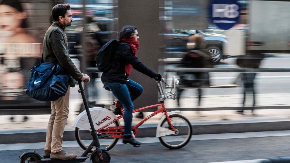 Un carnet per anar en bici per Barcelona
