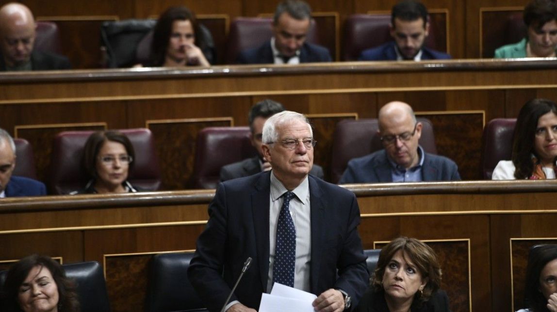 Borrell avisa que farà cessar tots els cònsols que donin suport al procés