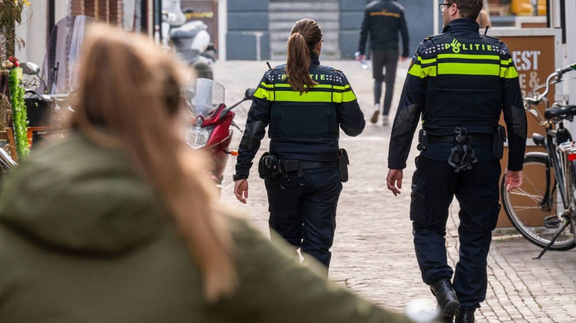Dos agents de la policia holandesa en una imatge d'arxiu
                                                                             |
                                Europa Press - |
                                Europa Press