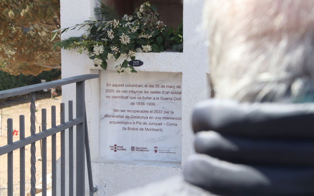 Imatge del columbari del combatent inhumat
                                                                             |
                                ACN / Eloi Tost - |
                                ACN / Eloi Tost