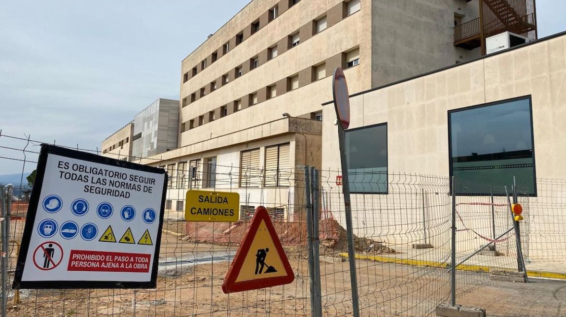 Obres d'ampliació de l'hospital de Tortosa.
                                                                             |
                                S.Berbís - |
                                S.Berbís