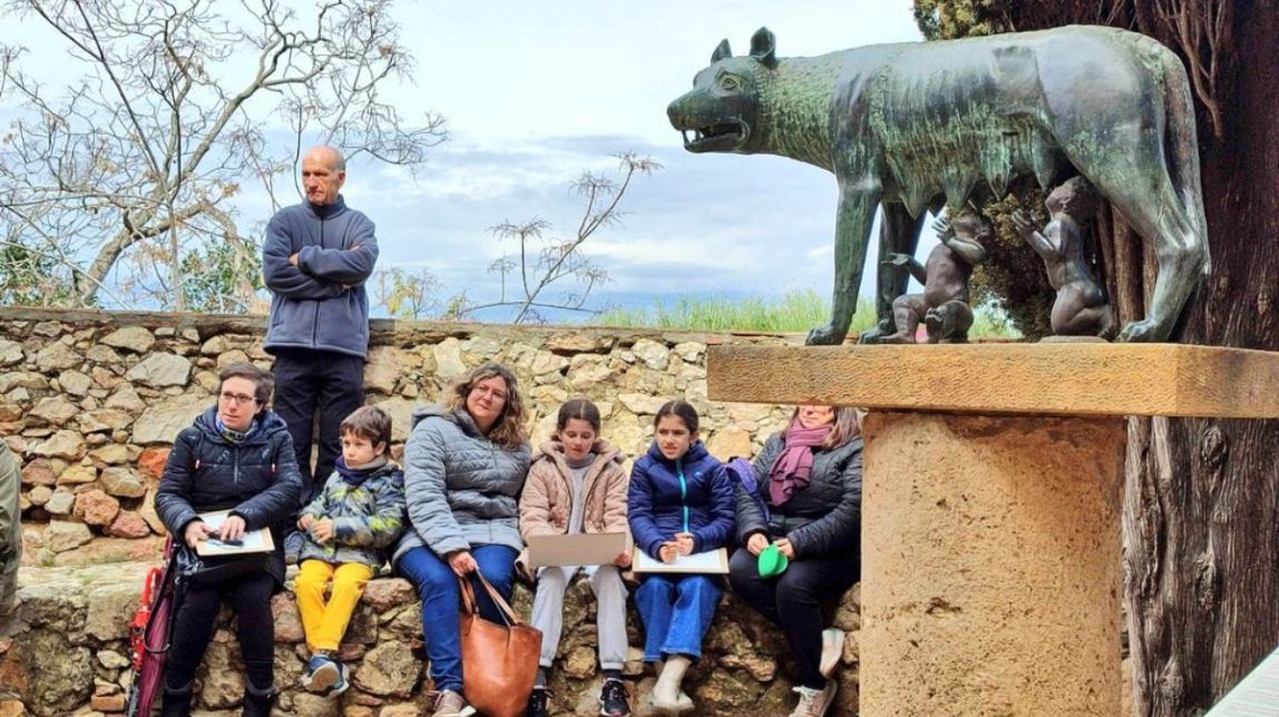 La primera passejada del cicle es va celebrar el passat 16 de març al Passeig Arqueològic.
                                                                             |
                                SNIK COMUNICACIÓ- Núria Prada - |
                                SNIK COMUNICACIÓ- Núria Prada