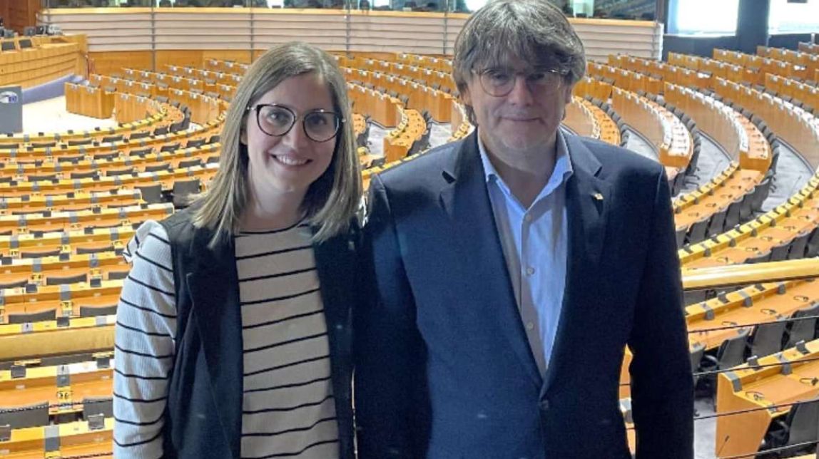 Imatge de Núria Besora amb Carles Puigdemont
                                                                             |
                                Nació - |
                                Nació