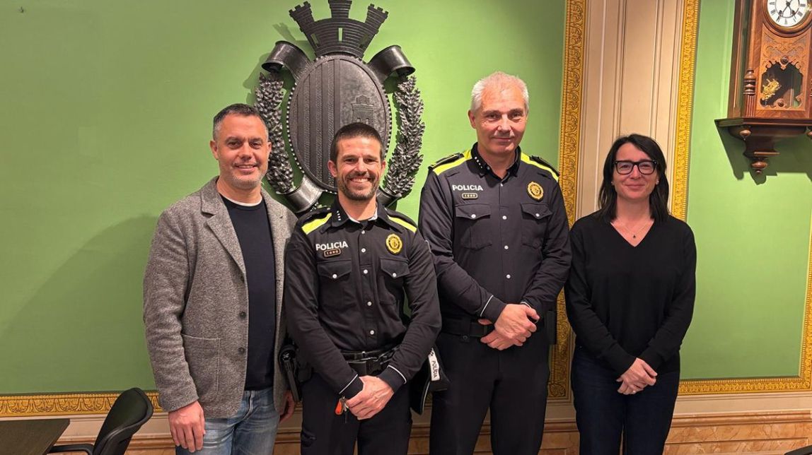 Acte de la presa de possessió del nou agent del cos de la Policia Local de Torelló.
                                                                             |
                                Aj. Torelló - |
                                Aj. Torelló
