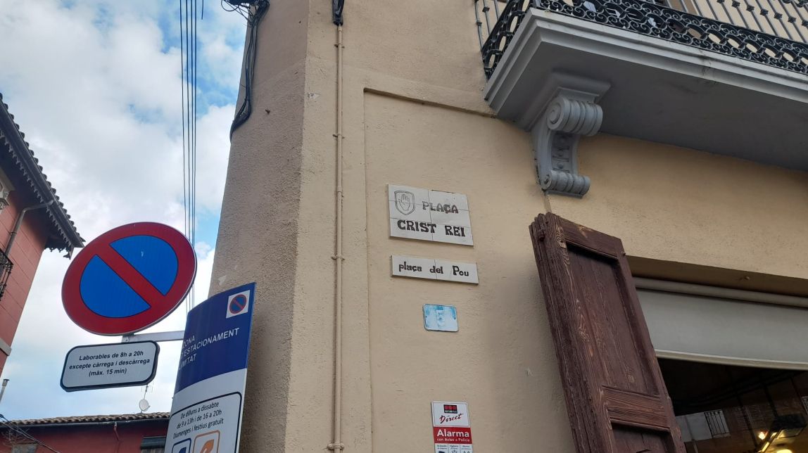 L'Ajuntament de Manlleu retornarà el nom de plaça del Pou a l'actual plaça Crist Rei.
                                                                             |
                                CUP Manlleu - |
                                CUP Manlleu