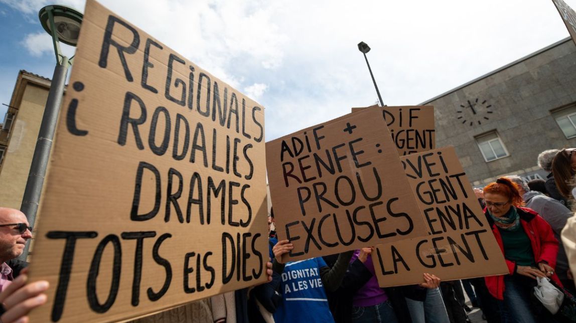 Diverses manifestacions durant el dissabte van reclamar un servei ferroviari digne.
                                                                             |
                                Laia Solanellas - |
                                Laia Solanellas