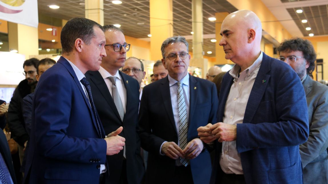 El conseller d'Agricultura, Òscar Ordeig, durant la seva visita institucional a la Fira de Sant Josep de Mollerussa
                                                                             |
                                ACN - |
                                ACN