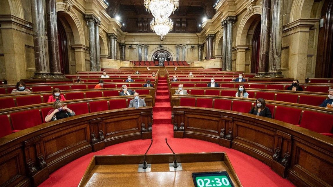 Tots els partits menys el PP i Cs negocien un cordó sanitari a Vox