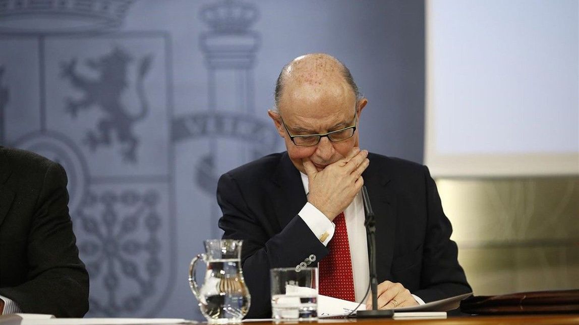 Rajoy apuja els impostos al tabac i l'alcohol mentre ven optimisme econòmic