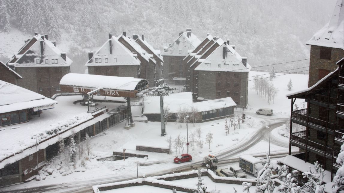 Neu a Baqueira, a la Vall d'Aran
                                                                             |
                                                                     Marta Luvich / ACN - |
                                                                    