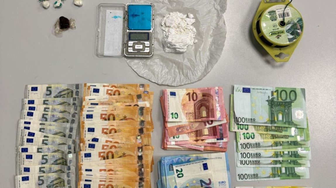 Diners en efectiu i cabdells de marihuana i cocaïna intervinguts en un domicili d'Alpicat
                                                                             |
                                Mossos d'esquadra - |
                                Mossos d'esquadra