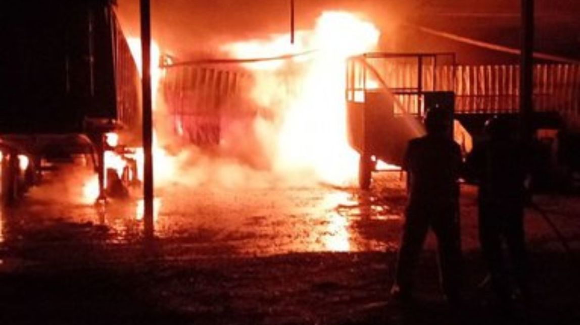 Fins a set dotacions dels bombers han treballat en l'incendi a l'Arboç.
                                                                             |
                                Bombers - |
                                Bombers