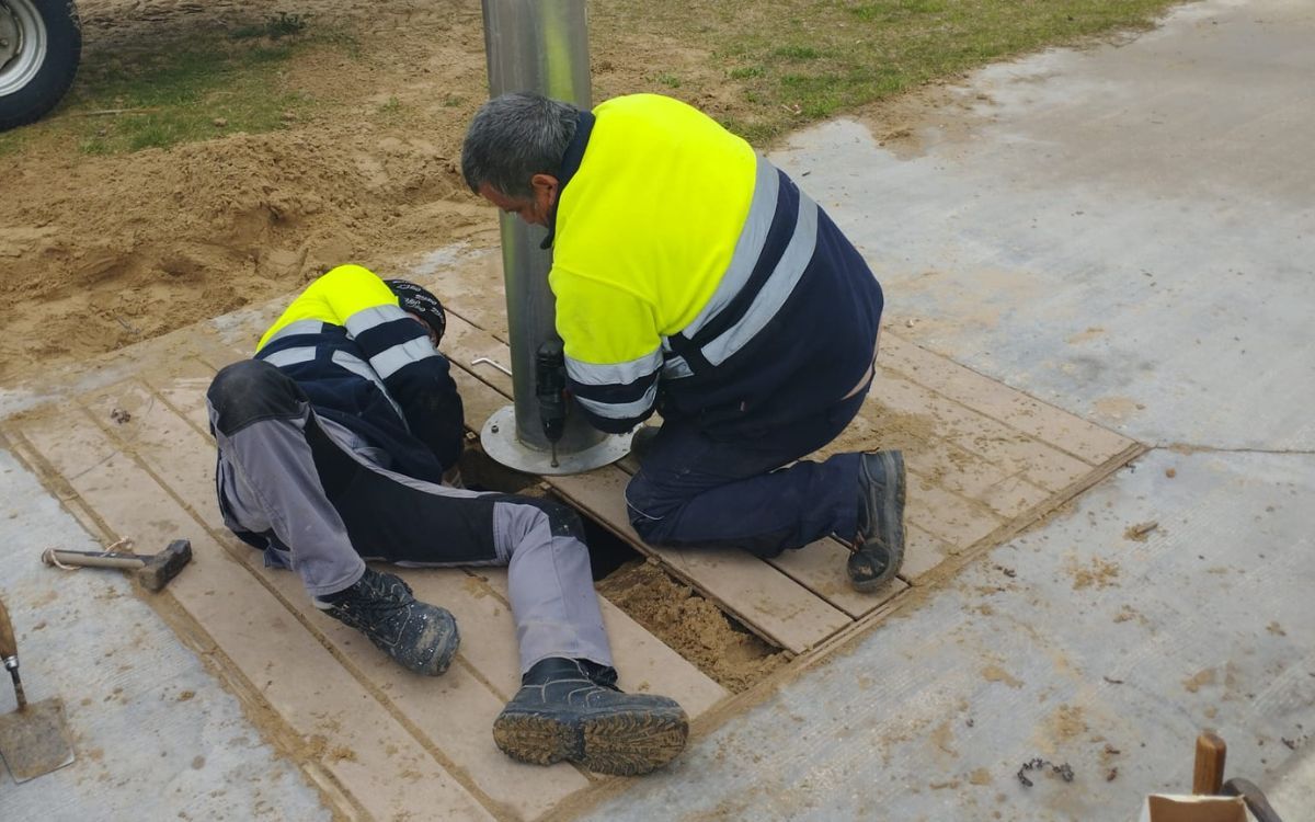 En total, són una quarantena de punts de dutxes i rentapeus
                                                                             |
                                Ajuntament de Cambrils - |
                                Ajuntament de Cambrils