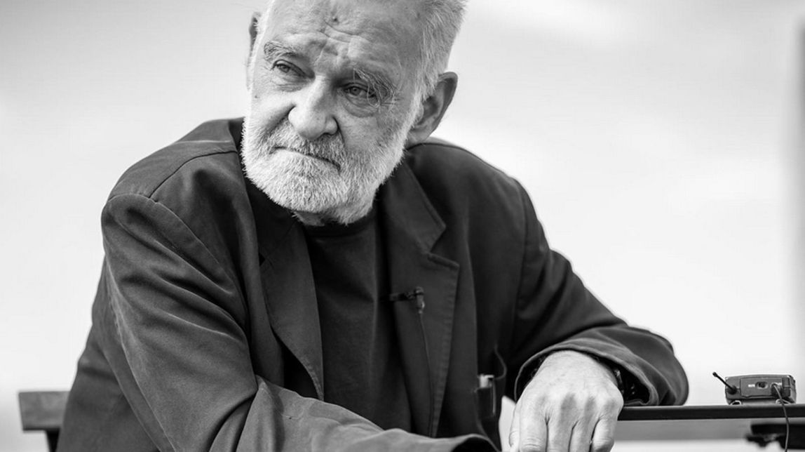Este diumenge, 23 de març, el cineasta hongarès Béla Tarr serà el convidat d'honor en una jornada especial del cicle de cinema Victòria & Savoy, que es durà a terme a Ulldecona i La Ràpita.
                                                                             |
                                Cedida - |
                                Cedida