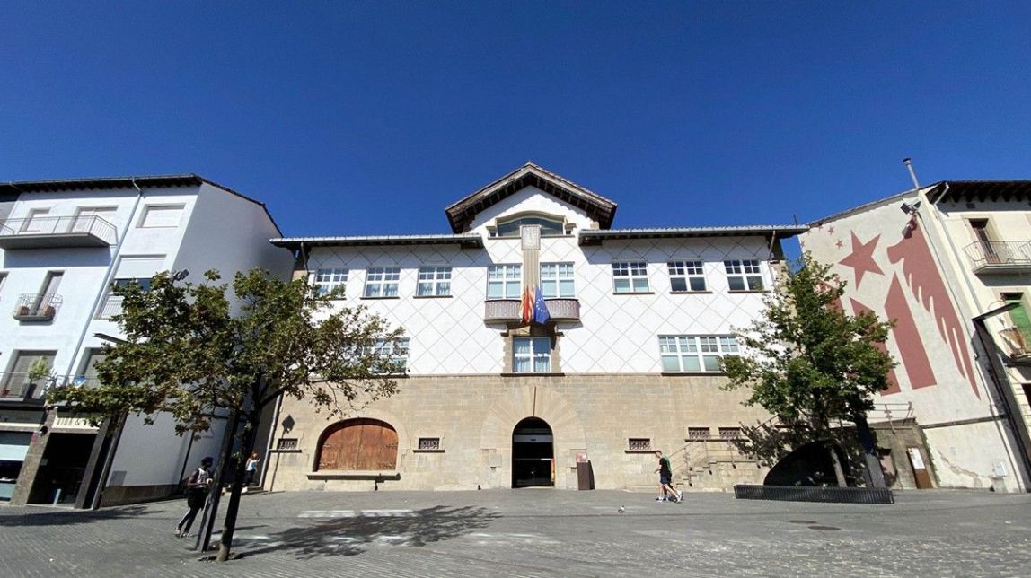 L'equip de govern d'Olot està format per onze regidors i només dos tindran dedicació exclusiva
                                                                             |
                                Ajuntament d'Olot - |
                                Ajuntament d'Olot