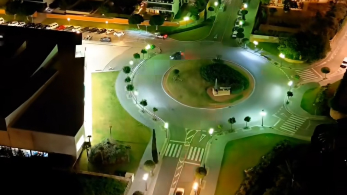 Imatge aèria de l'enllumenat de la Via Augusta de Tarragona.
                                                                             |
                                @drontarragona - |
                                @drontarragona
