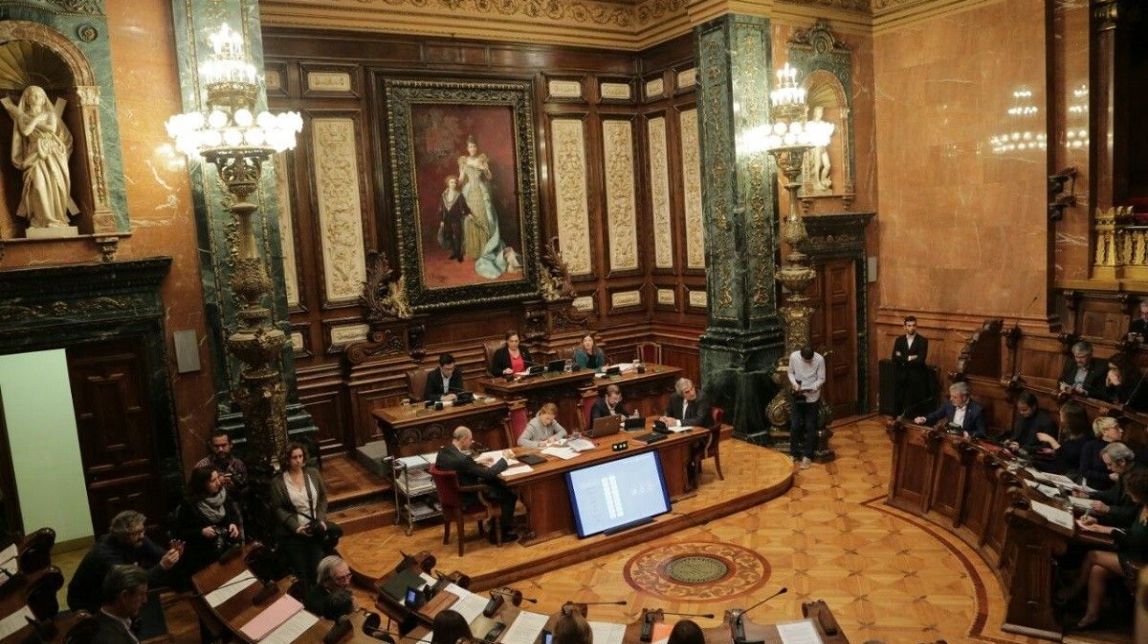 L'Ajuntament de Barcelona demana la «llibertat immediata» dels presos polítics i els exiliats