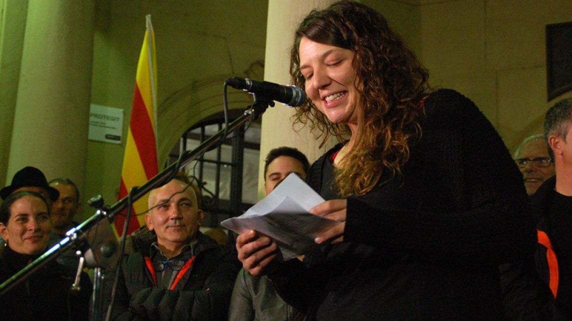 Un miler de persones omple la plaça Sant Pere de Berga en solidaritat amb Montse Venturós 