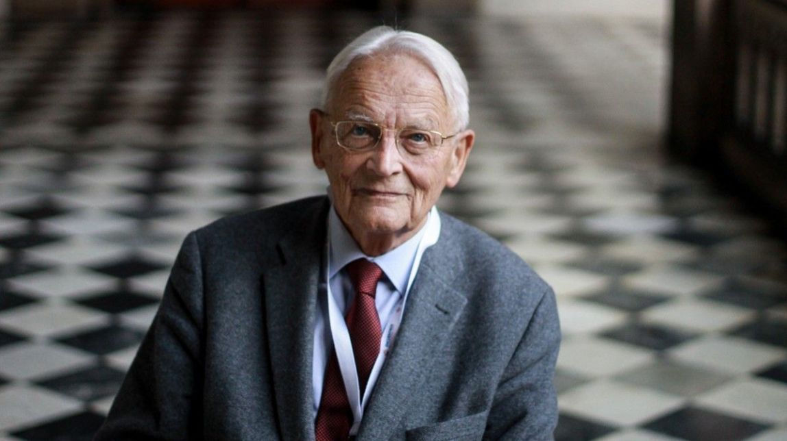 Alain Touraine: «Felipe González ara representa només els grans grups de poder»