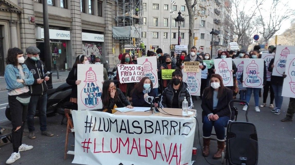 El govern de Colau assegura que Endesa no pot garantir la fi dels talls de llum a Ciutat Vella
