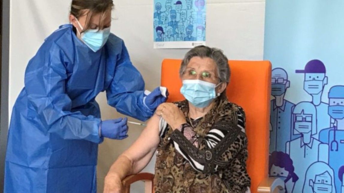 Les dades de Salut indiquen que la primera dosi de la vacuna comença a fer efecte als 12 dies