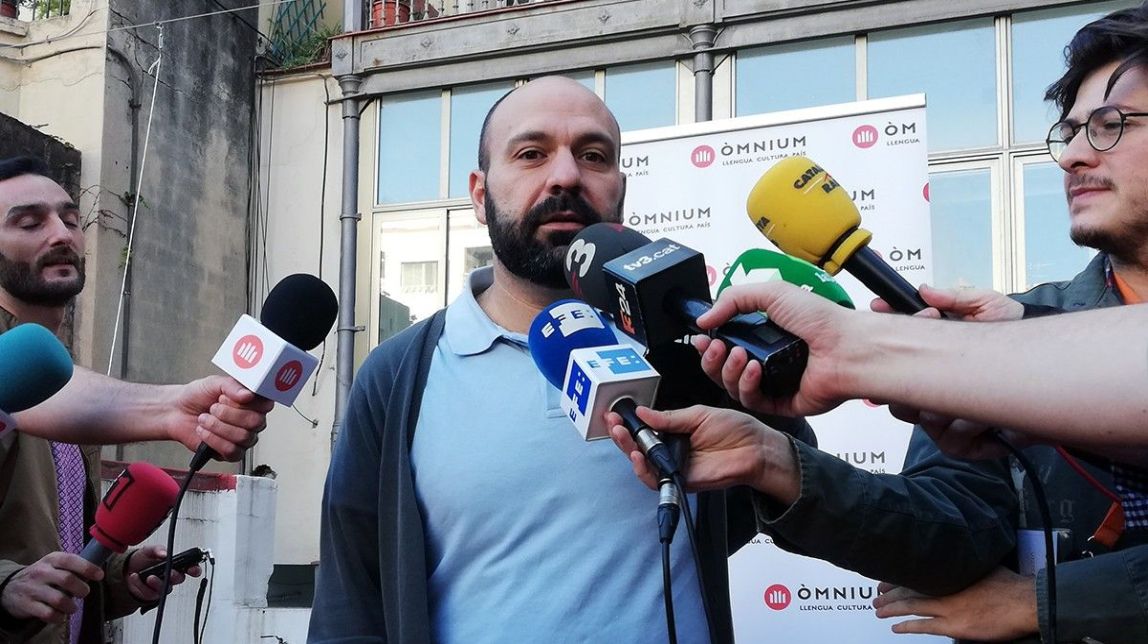 Òmnium exigeix al govern espanyol que expulsi Vox del judici de l'1-O i no avali «l'extrema dreta»