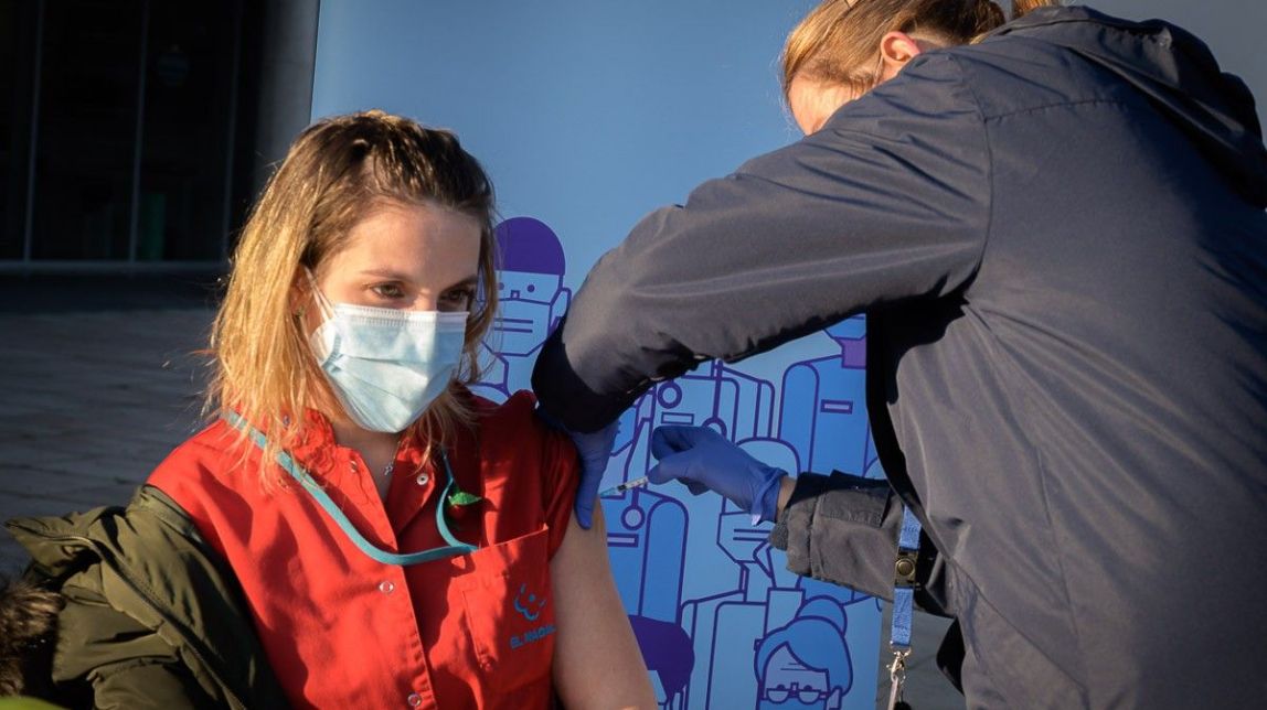 Menys de la meitat d'espanyols creu que la vida prèvia a la pandèmia tornarà amb la vacuna