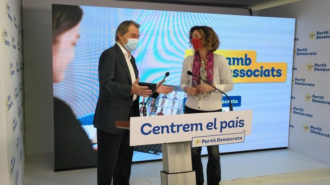 El PDECat exhibeix el suport de Mas en un acte amb nous militants