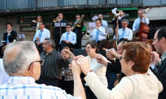 sardanes a Ripoll
                                                                             |
                                                                    Arnau Urgell - |
                                                                    