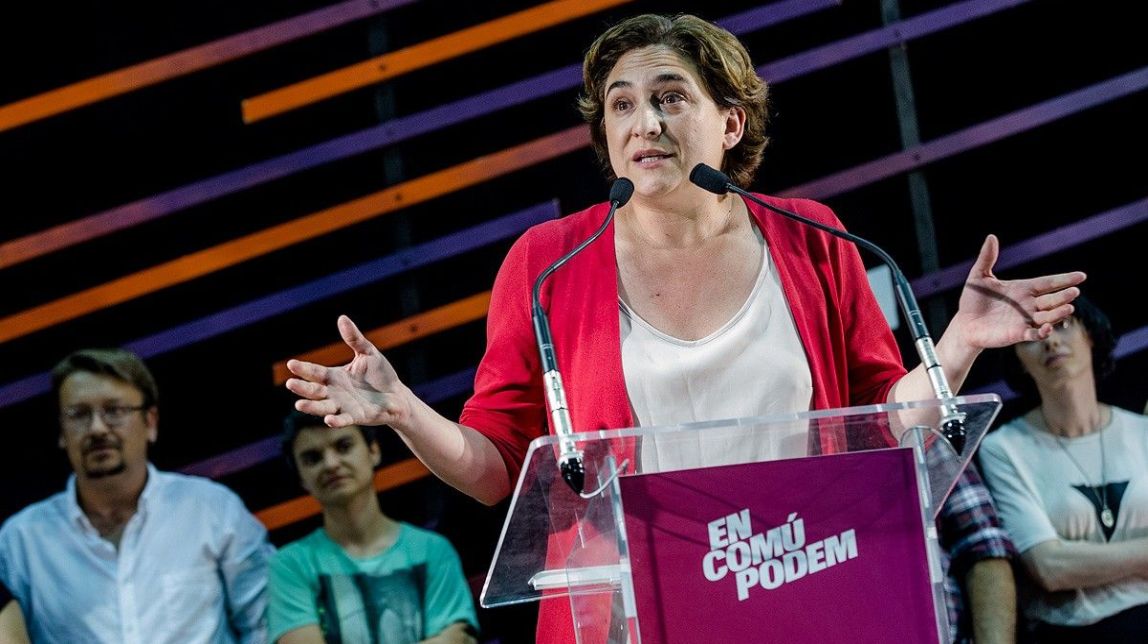 Colau s'entrega a la causa de revifar l'Estat plurinacional