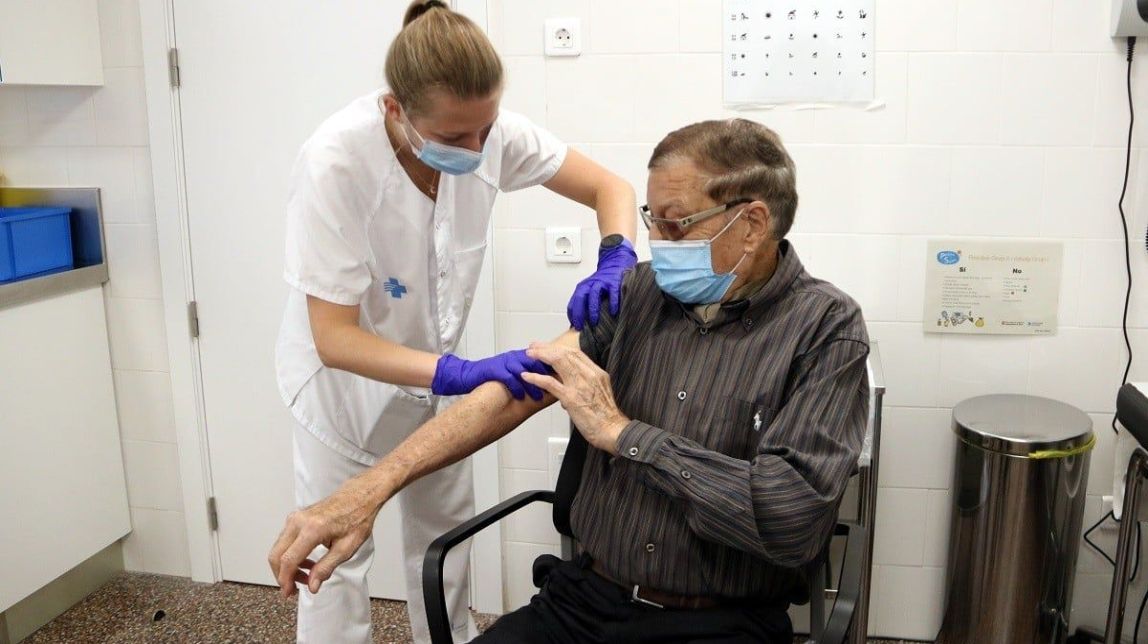 Perfil de l'«antivacuna»: majoria a Catalunya, dona i jove