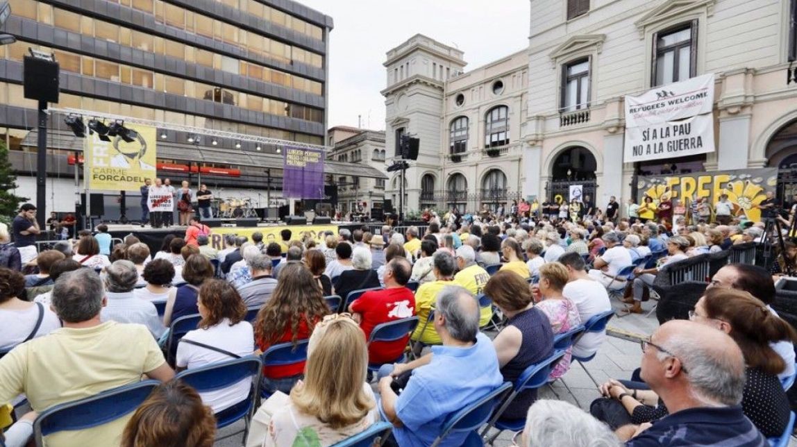 Clam multitudinari a Sabadell per exigir la llibertat de Forcadell