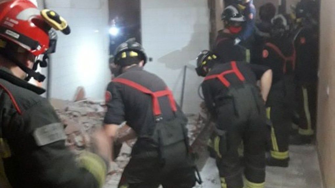 Quatre ferits en una explosió en un pis del centre de Barcelona