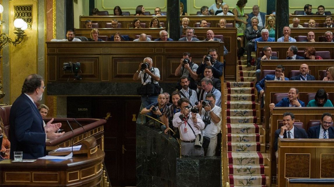 L'abstenció del PSOE, més lluny després del dur xoc entre Rajoy i Sánchez