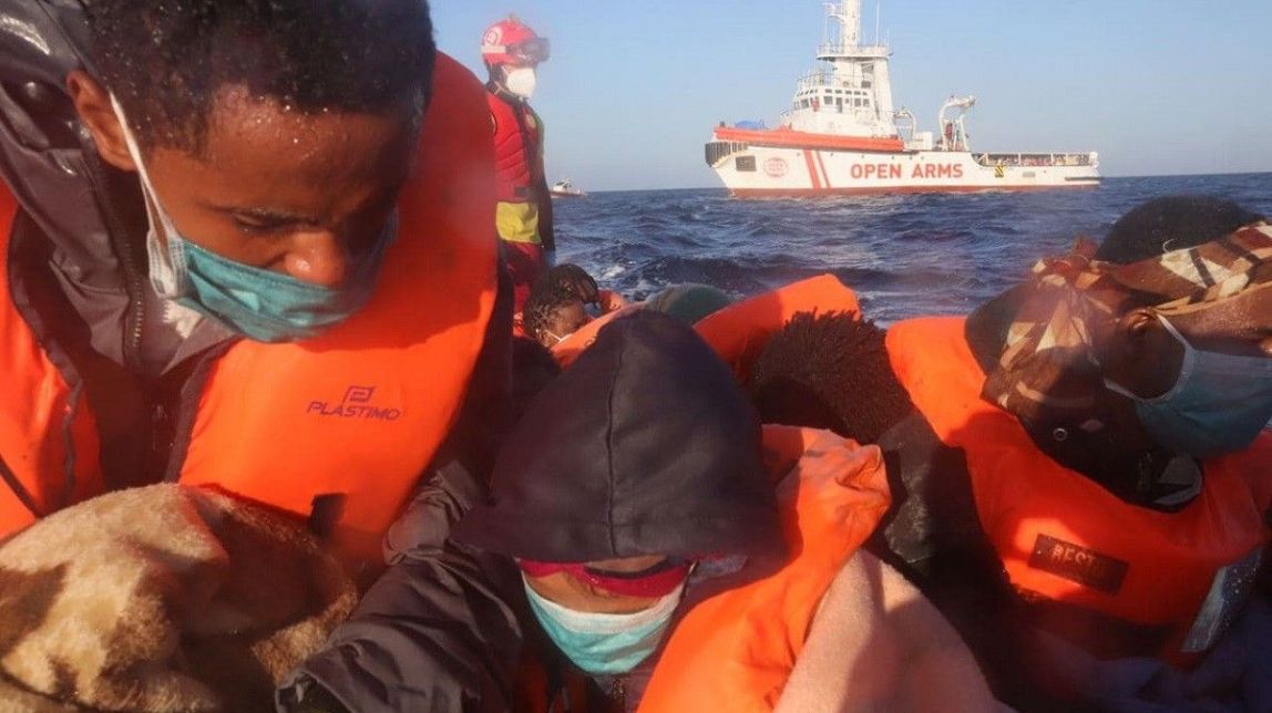 L'Open Arms deixa a port segur les 259 persones rescatades al Mediterrani