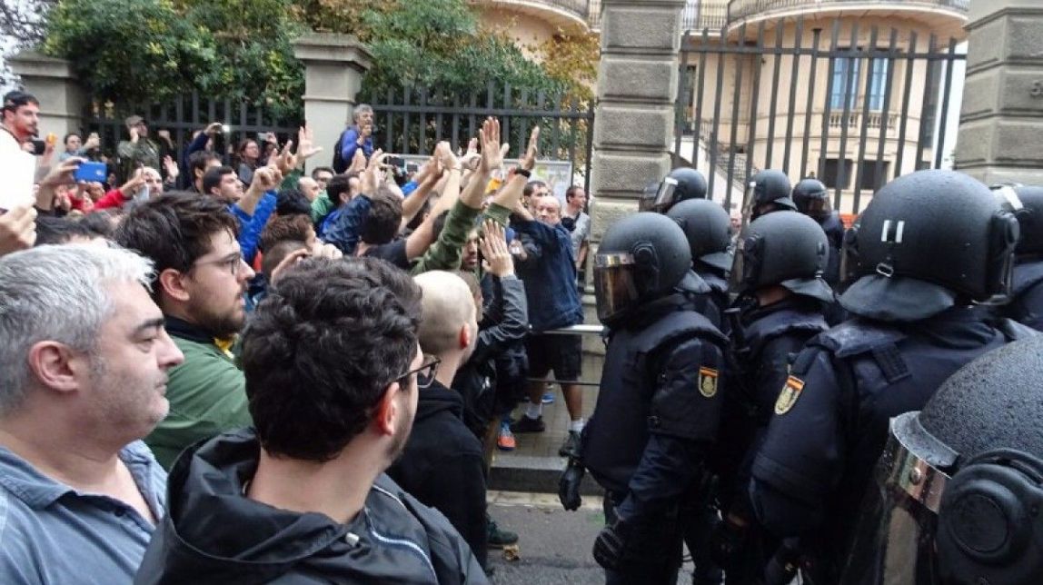 Investiguen tres policies espanyols més per les càrregues de l'1-O a Barcelona