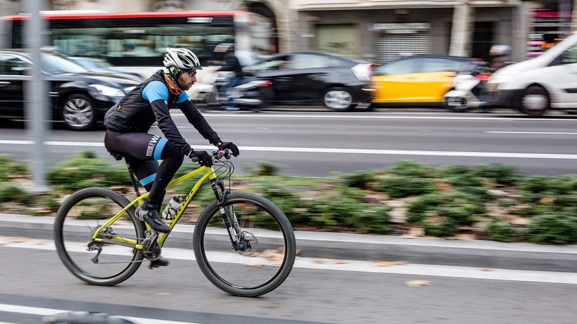 ​L'Ajuntament de Barcelona multiplica la xarxa de carrils bici