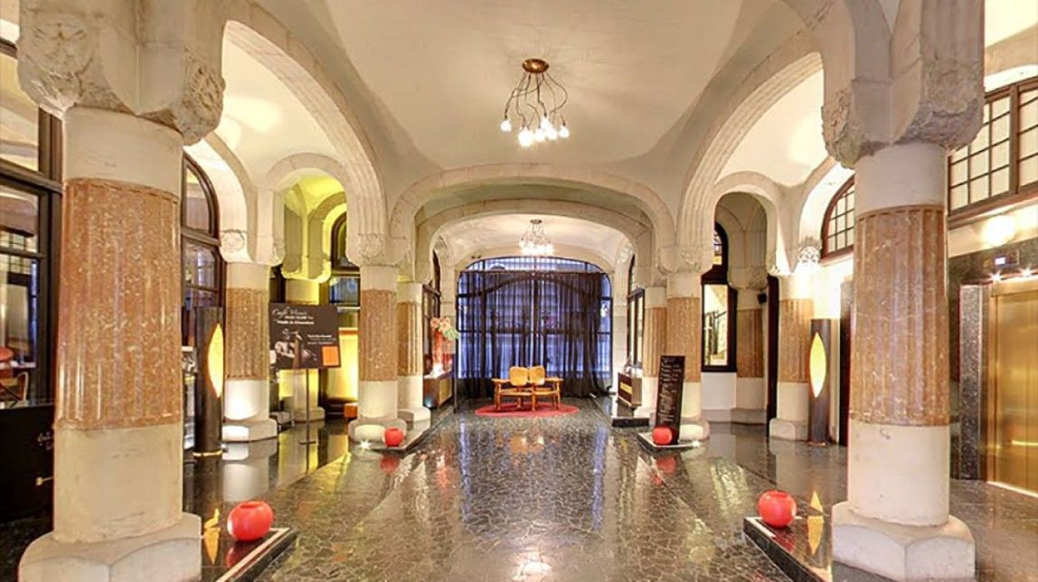 ​Assalten l'hotel Casa Fuster de Barcelona i s'enduen rellotges i joies de luxe