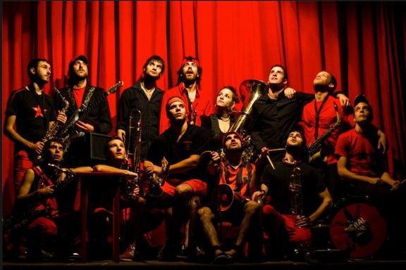 Sidral Bass Band, la formació que protagonitzarà la festa d'aquest vespre a l'Estruch. - 
