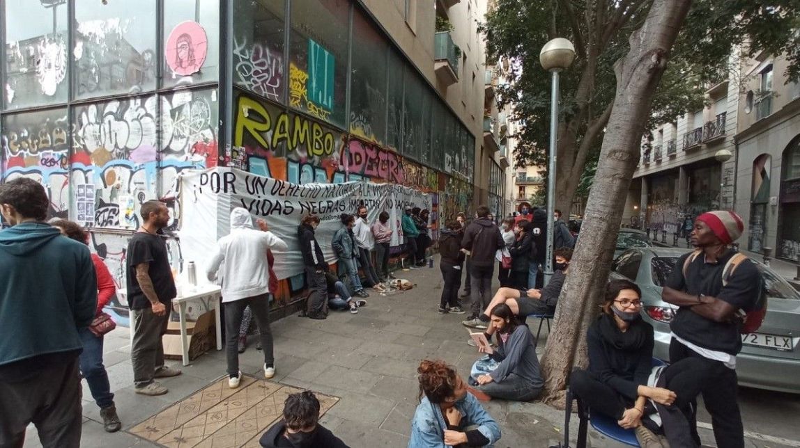 Ajornat a última hora el desnonament del local del sindicat de manters